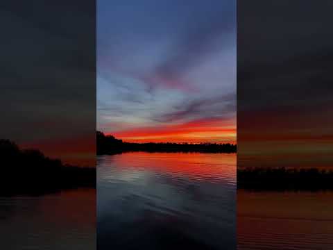 Beautiful Sunset at the Lake - 4K Ultra HD #shorts #sunset #tranquility #lostranquility