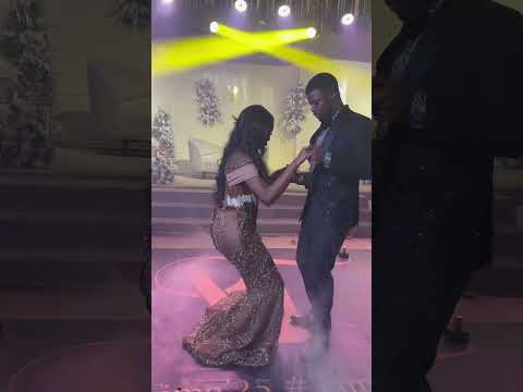 Nigerian wedding dance #nigerianwedding #wedding #bridalparty #dance #weddingguests