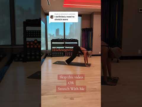 Skip or Stretch... 🤸🏽‍♀️🫶🏽 #Stretching #WellnessCoach #BodyWellness