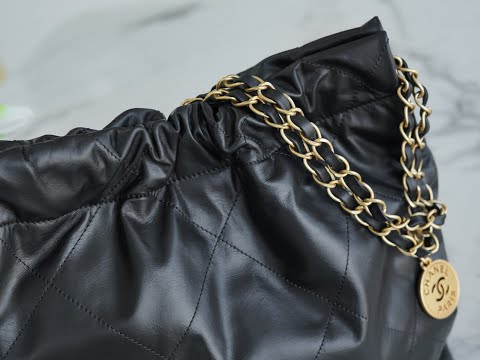 CHANEL 22 BAG SHOWCASE