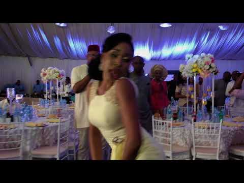 African Wedding Dance - Bridesmaid kills the dancefloor