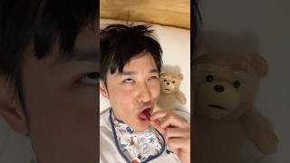 Baby tries sour patch kids for the first time: