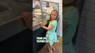 Vanessa’s First YouTube Partner Perk = Chipotle Treat! 🌯❤️#tinychefadventures  #forkids #chipotle