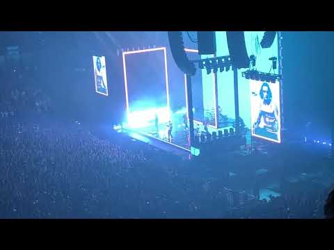 The 1975 - TooTimeTooTimeTooTime (Live from Birmingham Arena)