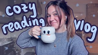Cozy Catch-Up Reading Vlog🎄❄️💫 continuing TWO fantasy series!⚔️