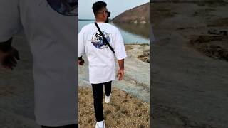 street style. #oversizedtshirt #blacknwhitepose #ytshorts #youtubeshorts #trending #contentcreator