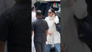 Saif Ali Khan and Karisma Kapoor Arrive at Dharmendra’s Residence To Pay Their Respects | N18S
