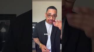 Trust us, black is chic, but a vibrant color can be a game-changer! 💁‍♀️🌈