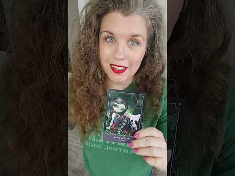 Incoming message! 💚#tarot #oracle #gratitude #abundance #message #happy #authentic