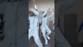 “Hey, Soul Sister”#fypシ゚viral #dance #dancetrend #shortvideo #shorts #viraldance #trending #tripout