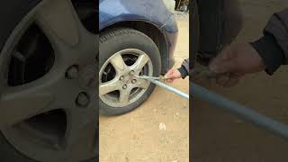 Remove the screws of the booster rod