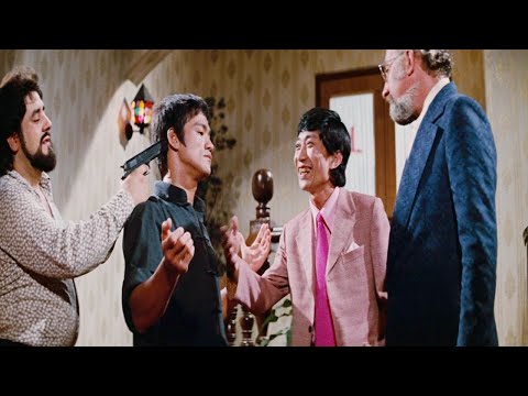 Bruce Lee fights against deadly Italian Mafia