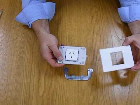BTicino Light auto switched socket outlet.wmv