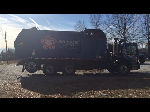 2404~ Republic Services Mack MRU Heil DuraPack Python