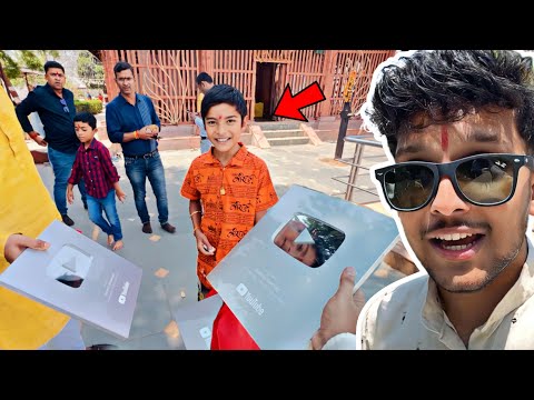 SILVER PLAY BUTTON KI PUJA KARWAI! ❤️*PUBLIC REACTION* VLOG