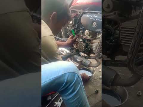 Balaji automotive per sabhi ladkon ko kam sikhaya jata hai