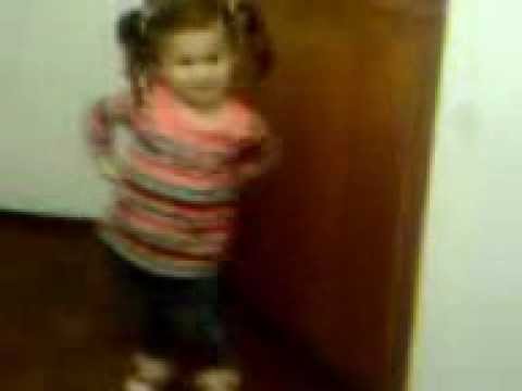 cata bailando pump the jam.3gp