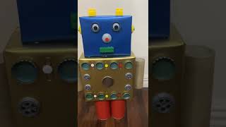 DIY ROBOT USING RECYCABLE MATERIALS