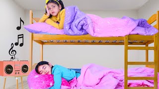 Charlotte’s Loud Music Causes Roommate Bunk Bed Trouble with Ellie!