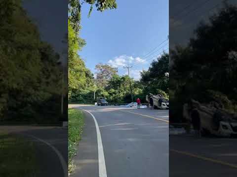 Truck carrying water bottles flips over (Samoeng, Chiang Mai)