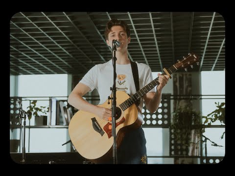 Henry Moodie performs 'pick up the phone' live at The Tower Tapes