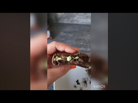 Ultimate NYC style, richly flavoured mint cookies.