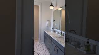 Home Tour Tuesday is sooo back! Check out this new build home located in Nexton