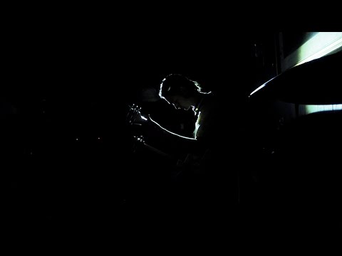 Liily - Man Listening to Disc [Official Music Video]