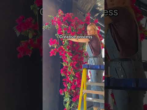 Creating trees and magic 🌺🥰😍💡 #ceilingdesign #flowerdecoration #flowers #restaurant