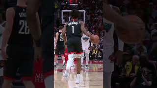 NBA Referee Calls The Weirdest Backcourt Violation 🤔