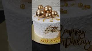 Cake decoration with golden faux balls #shorts #ytshorts #cakedecorating #cakedesign #caketrends