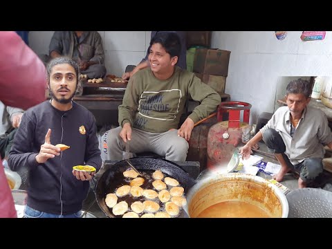 Deepak Sweets Bhura Wali Gali #farrukhabad @FAMOUSFOODZAK #indianfood #streetfood