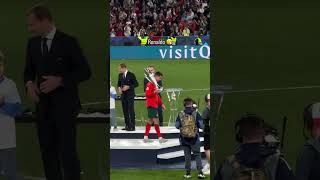 İspanya - Portekiz UEFA Uluslar ligi Final maçı Tribünden çekim.  Ronaldo Kupa kaldırdı.