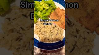 So easy for a weeknight 😋 #eatathome #salmon #bakedsalmon #weeknightdinner #foodiefaves #fyp