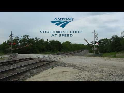 High Speed Southwest Chief Flies Through La Plata, MO