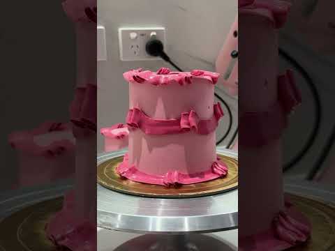 Your pink cake cafe @mintomall_ opposite to the food court next to Subway 🙂‍↔️🎀