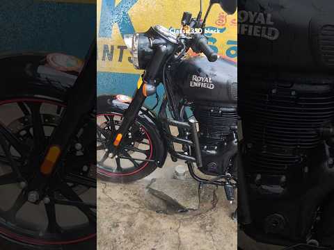 Royal Enfield classic 350 black.    #love #royalenfield #classic350lovers #bulletin #bulletlover