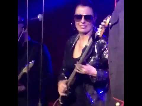 Bass solo