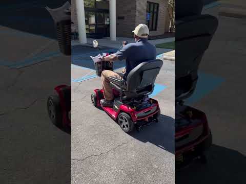 Ride it Sam 🤙🏻🛵. Fun day delivering scooters to our lovely costumers 🔥🎃