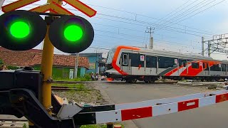 Palang Pintu Kereta Api NEVER GREEN ALKMAAR | RAILWAYS CROSSING 11