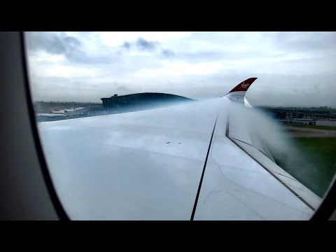 Airbus A350 Approach into London Heathrow - 4K Approach over London