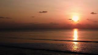 Perfect Sunrise at the Beach with Calming Sound of Waves