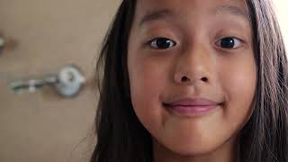 How to teach your child to insert and remove their contact lenses