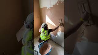 Your girl has mastered plastering 😉 The most fun I’ve had on @bbcdiysos so far and with it being