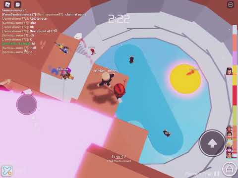 racing people in (roblox tower of hell) kinda short video