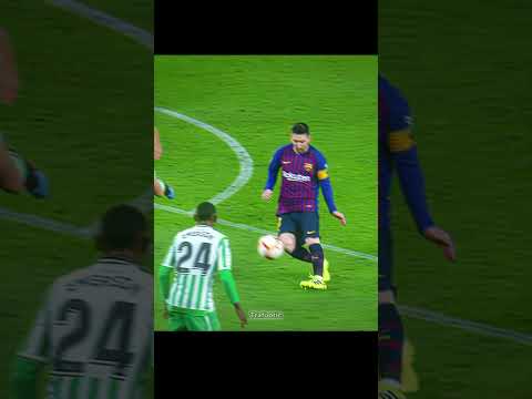 Unbelieveable Genius Chip Goal from Messi ❤️🎯 #shorts #messi #goat #barcelona  #soccer #viral