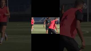 Train Your Brain & Ball Control: RebounderPro #precisiontraining  #football #soccerskill #soccer