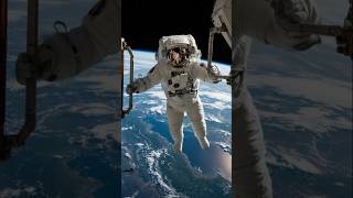 Astronaut in space#shortsfeed #newshorts #astronaut #astronautlife #astronautinspace #nasa