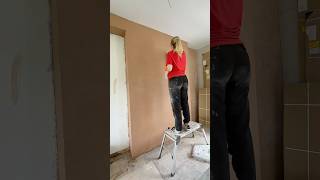 DIY plastering my living room 🤷🏼‍♀️🤭👷🏼‍♀️ #DIY #DIYplastering #plastering #renovation