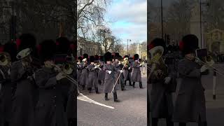 "Merry Christmas....Now get off the road!!!" #shorts #christmas #coldstreamguards #changingtheguard